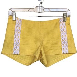 Lilly Pulitzer Yellow & White Lace Shorts Size 000